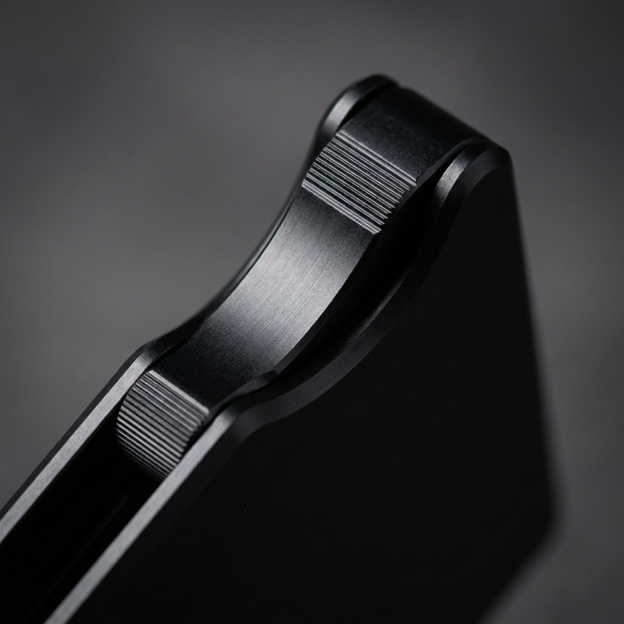 WardenCarry trigger button, macro detail